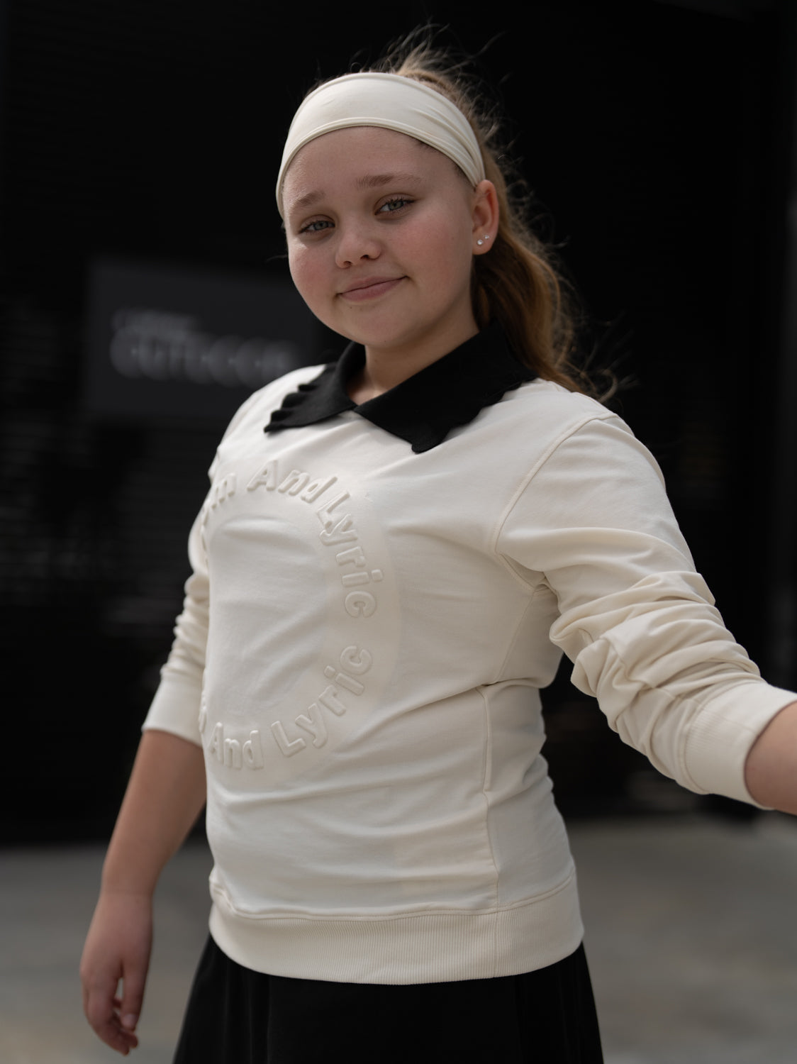 The Embossed Seal Pullover (Ecru)